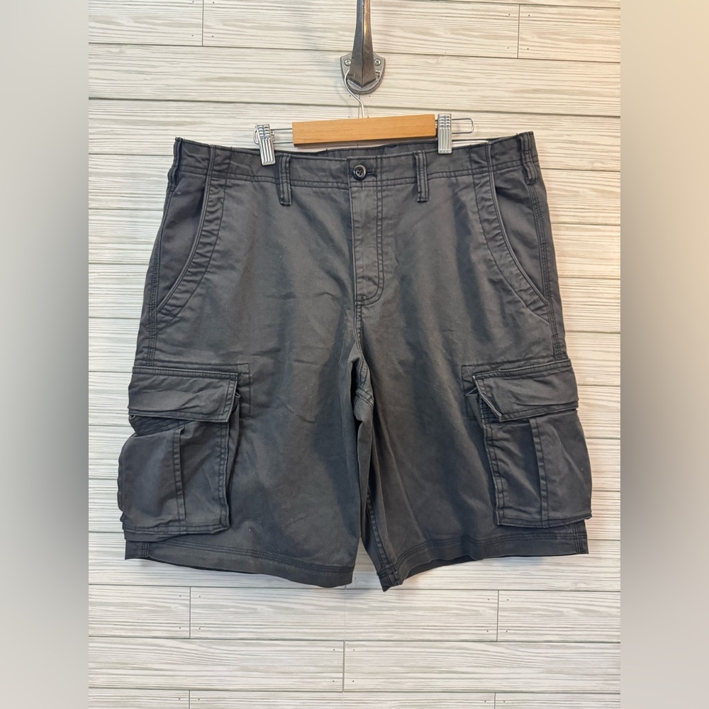 GAP Men's Charcoal Cargo Shorts